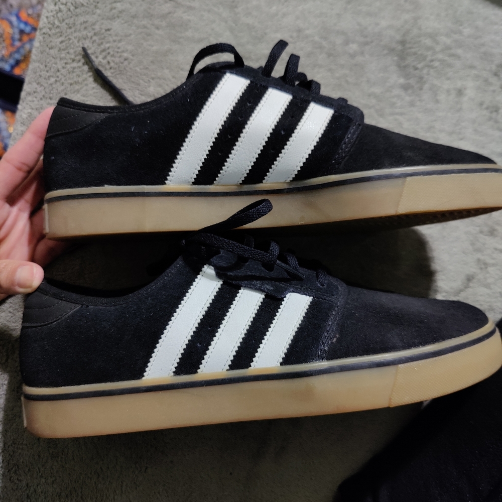 Men's Adidas Seeley Black size 7.5